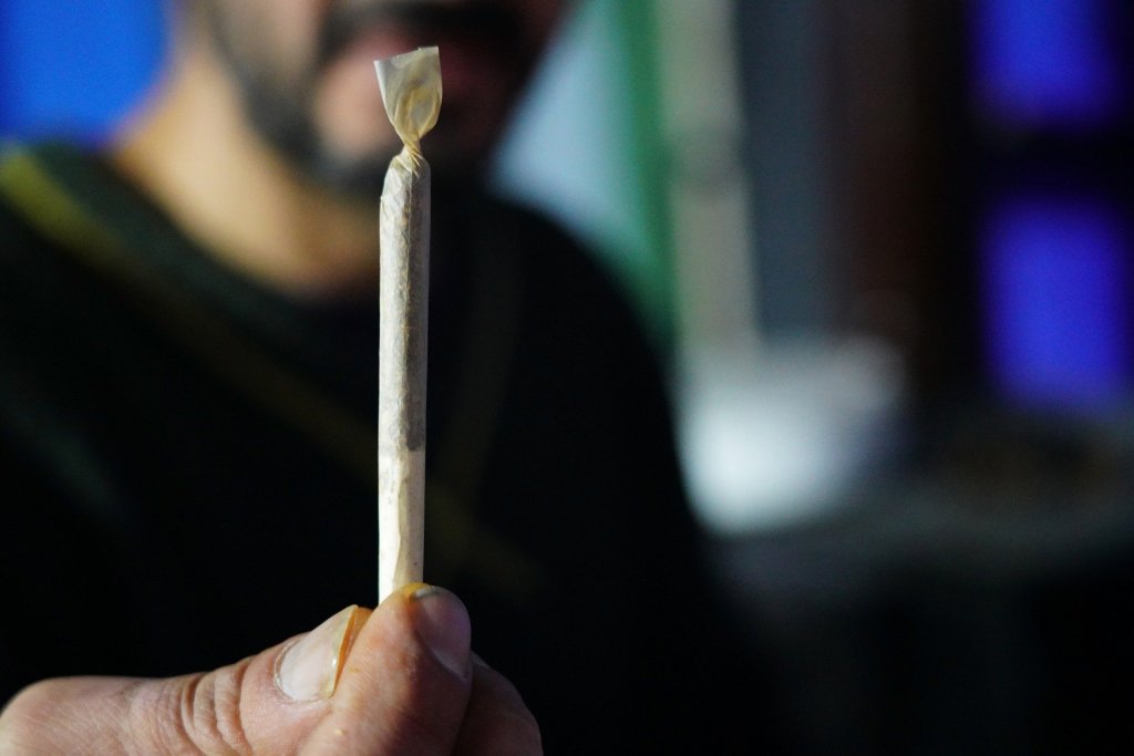 Más País y ERC presentan dos iniciativas para legalizar el cannabis